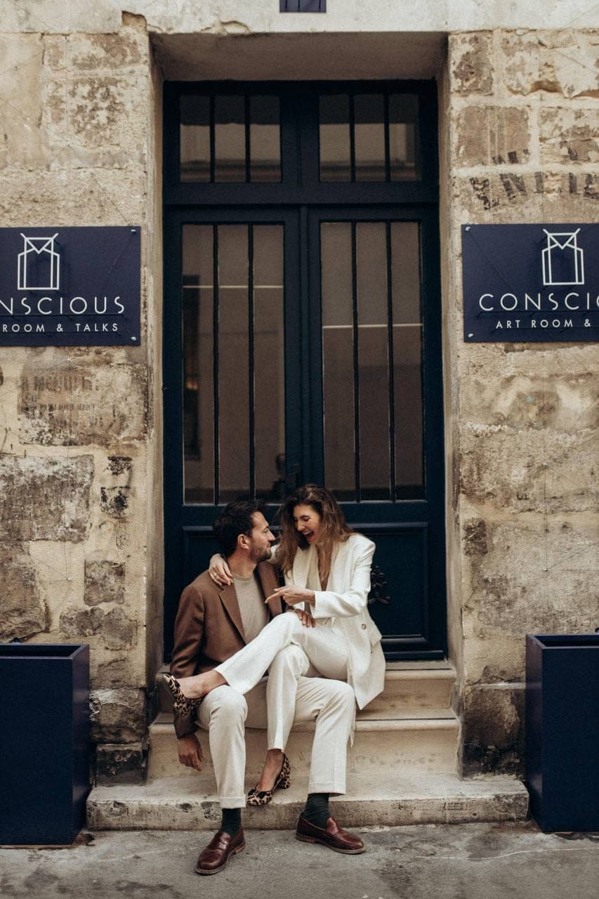 Deux amoureux, un regard partagé.
