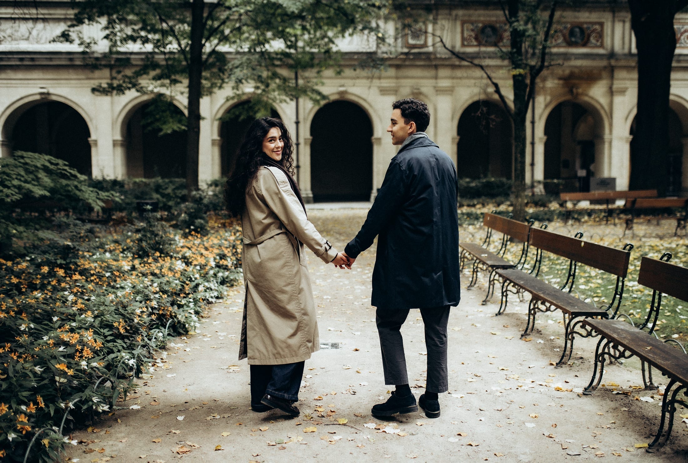 Sous les arcades — 3 / 44