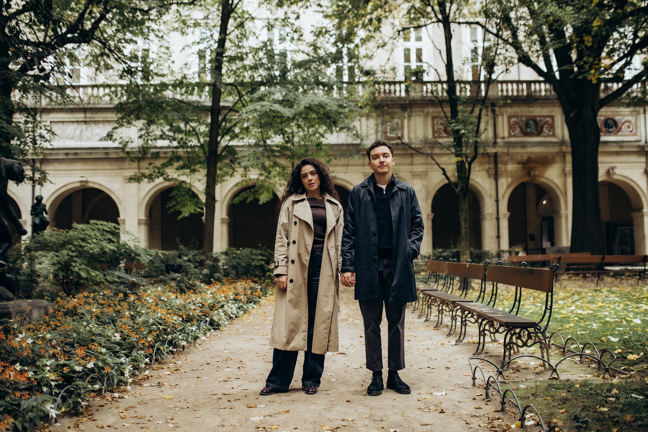 Sous les arcades — 35 / 44